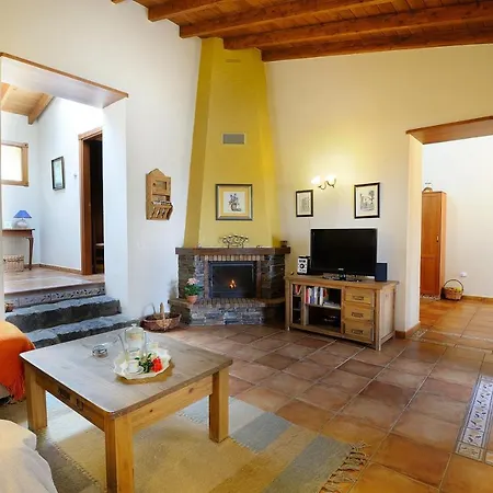 With 2 Bedrooms In Las Rosas With Wonderful Sea View Private Pool Enclosed Garden 10 Km From The Beach Las Rosas (Arona, Tenerife)